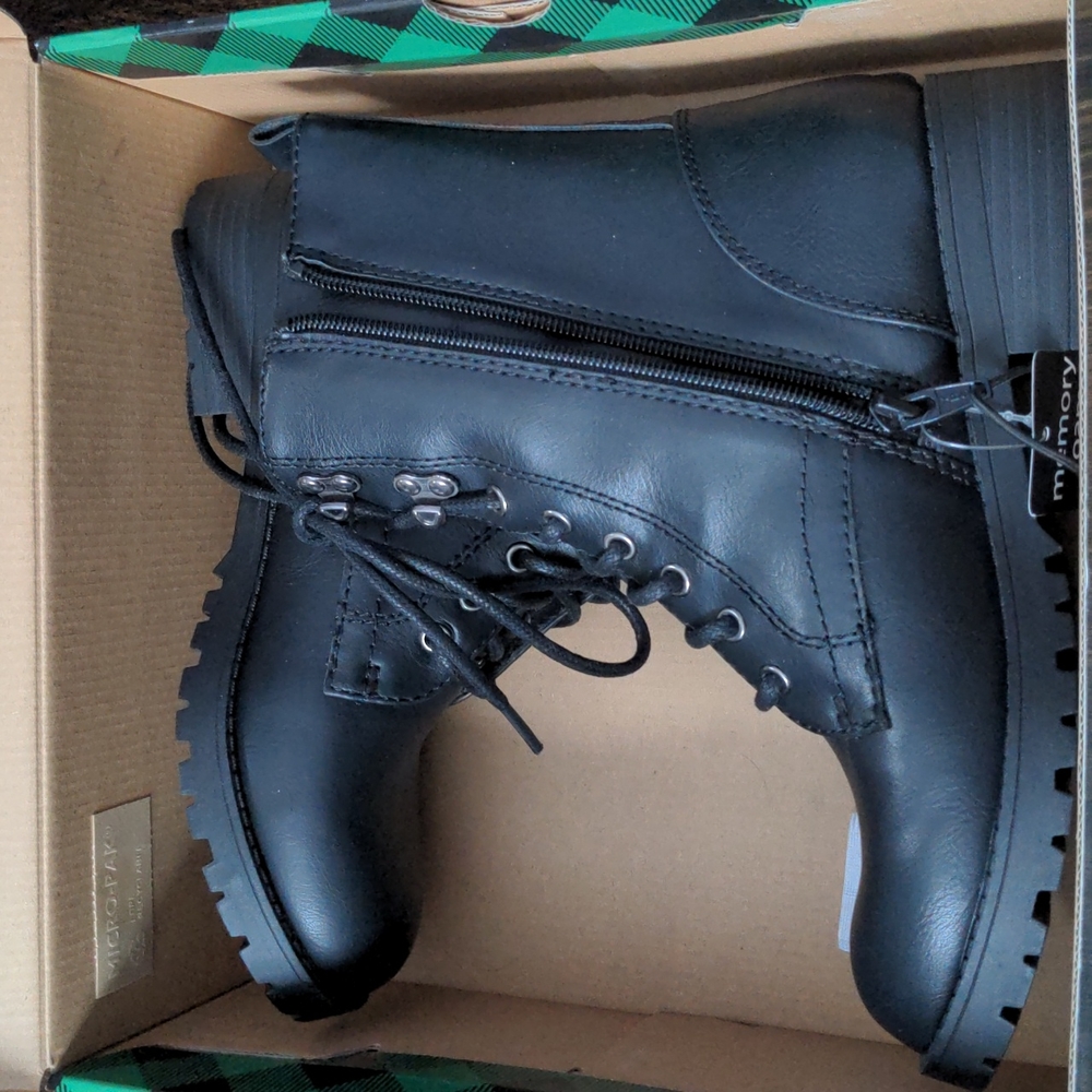 Az haddo boots